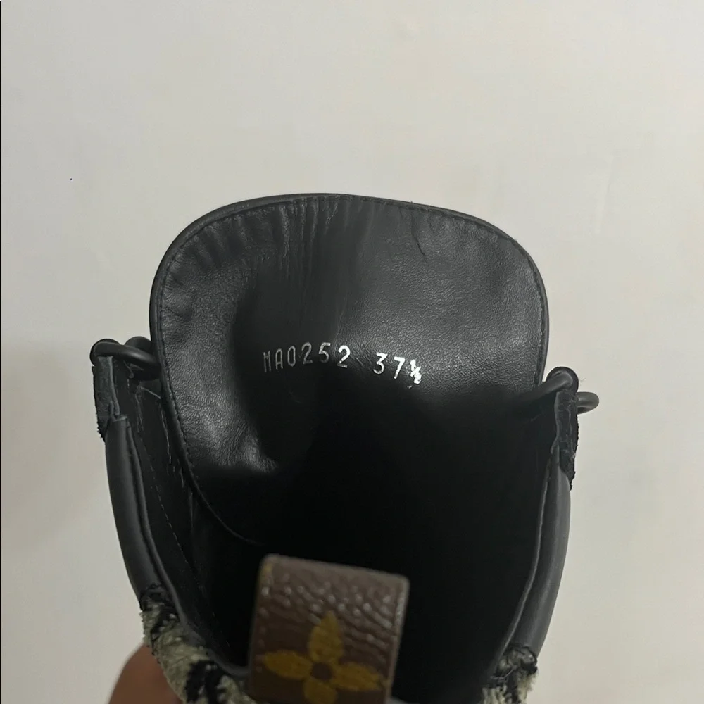 Louis Vuitton Black and Green Heeled Boots - Picture 3 of 3